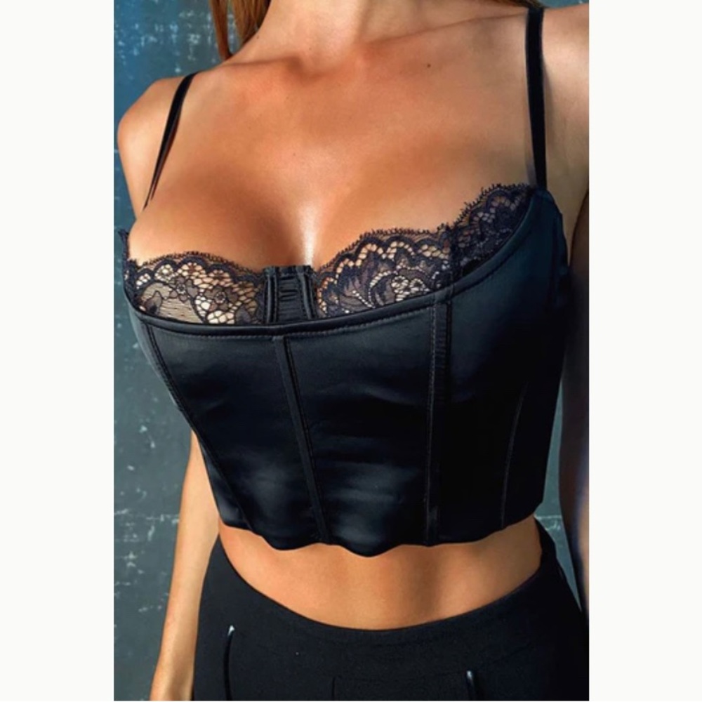 Meshki lake lace cami crop top